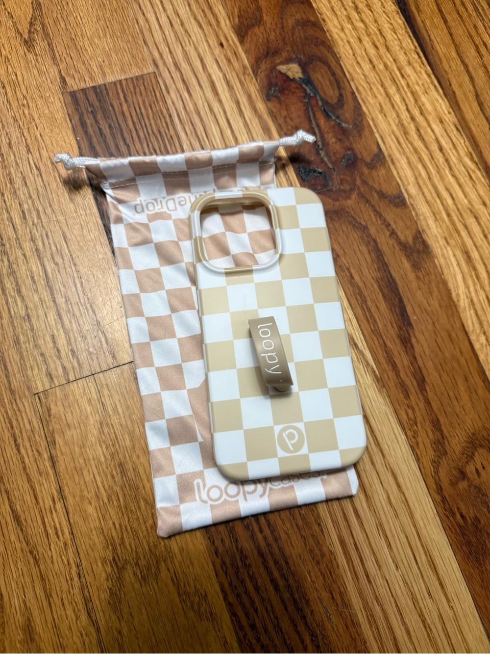 Loopy Original iPhone 15 Pro - Sand Dollar Checkered